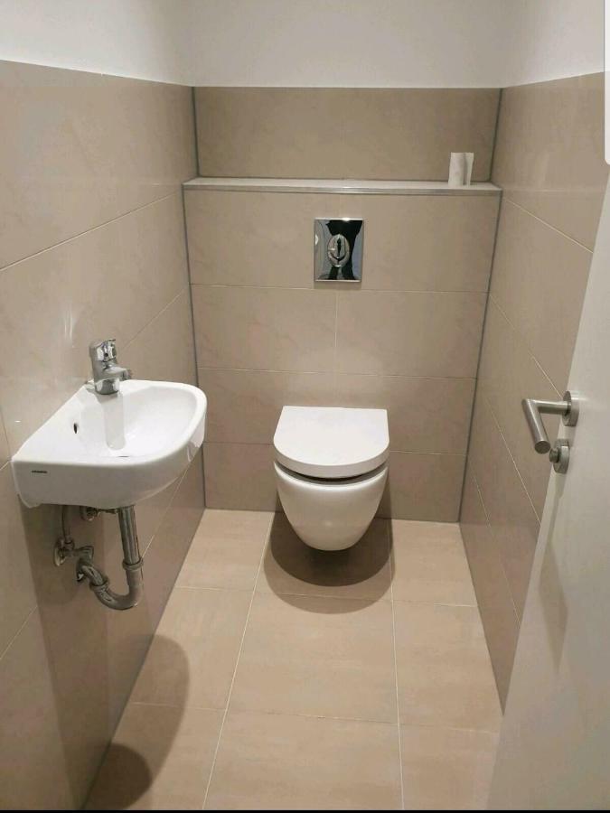 Mit Jacuzzi Naehe Flughafen Koeln Bonn Lejlighed Troisdorf