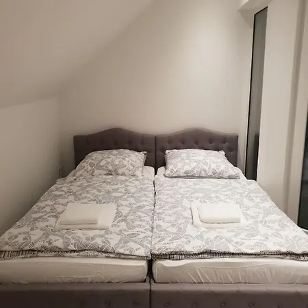 Ferienwohnung Mit Jacuzzi Naehe Flughafen Koeln Bonn Troisdorf Eksteriør billede