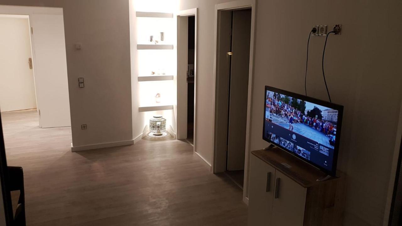 Apartment Mit Jacuzzi Naehe Flughafen Koeln Bonn Troisdorf