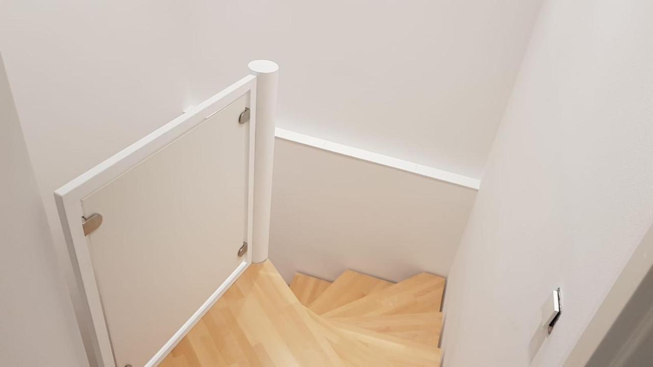 Apartment Mit Jacuzzi Naehe Flughafen Koeln Bonn