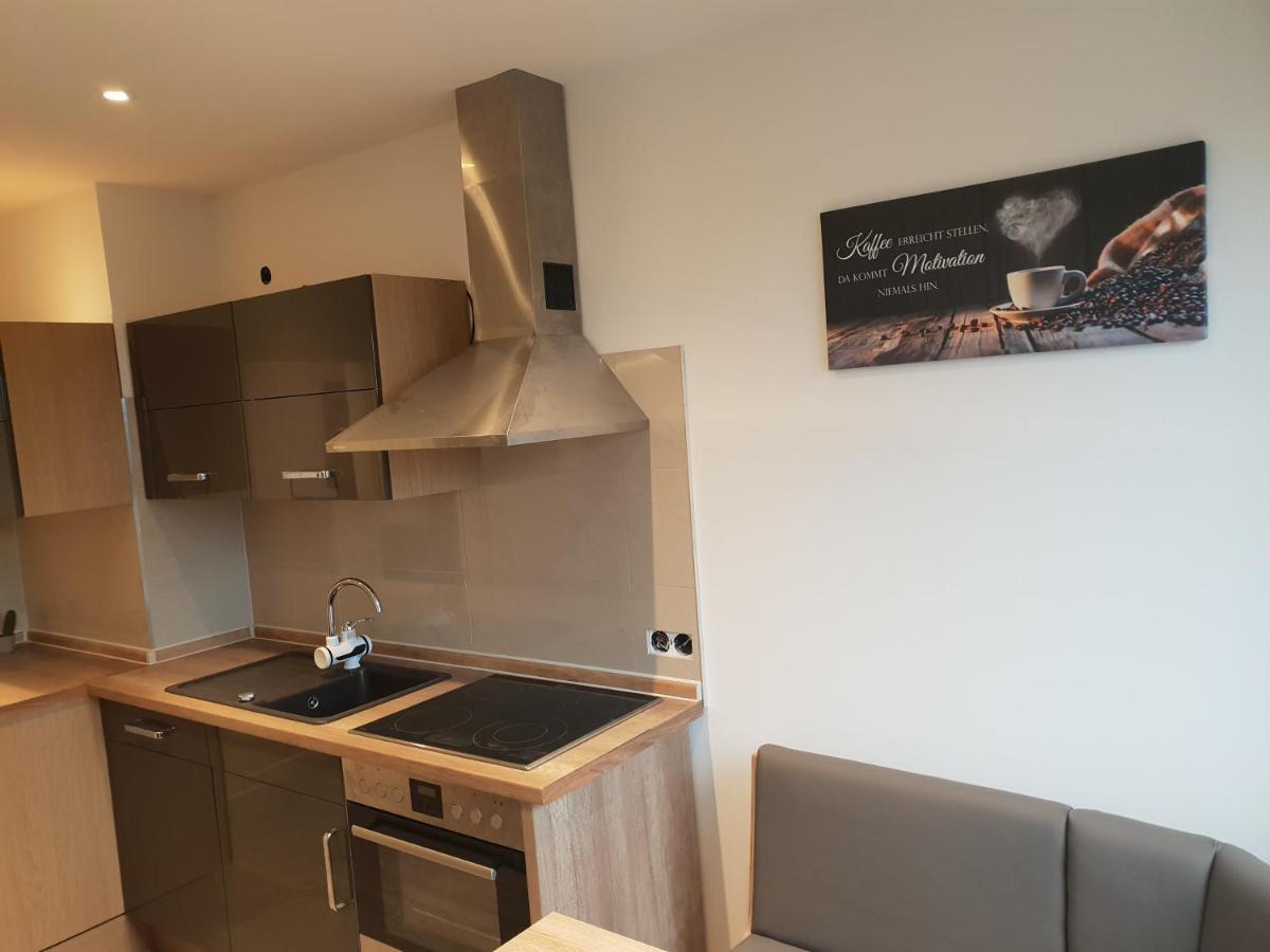 Mit Jacuzzi Naehe Flughafen Koeln Bonn